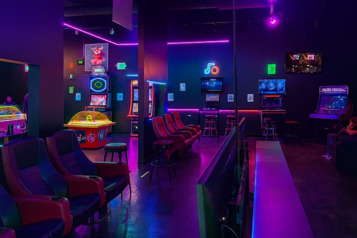 Team booth with five PCs arranged for esports practice in Seoul